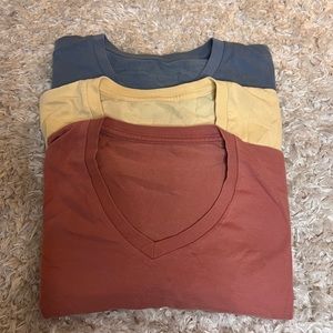 Uniqlo Men’s bundle tshirts size L